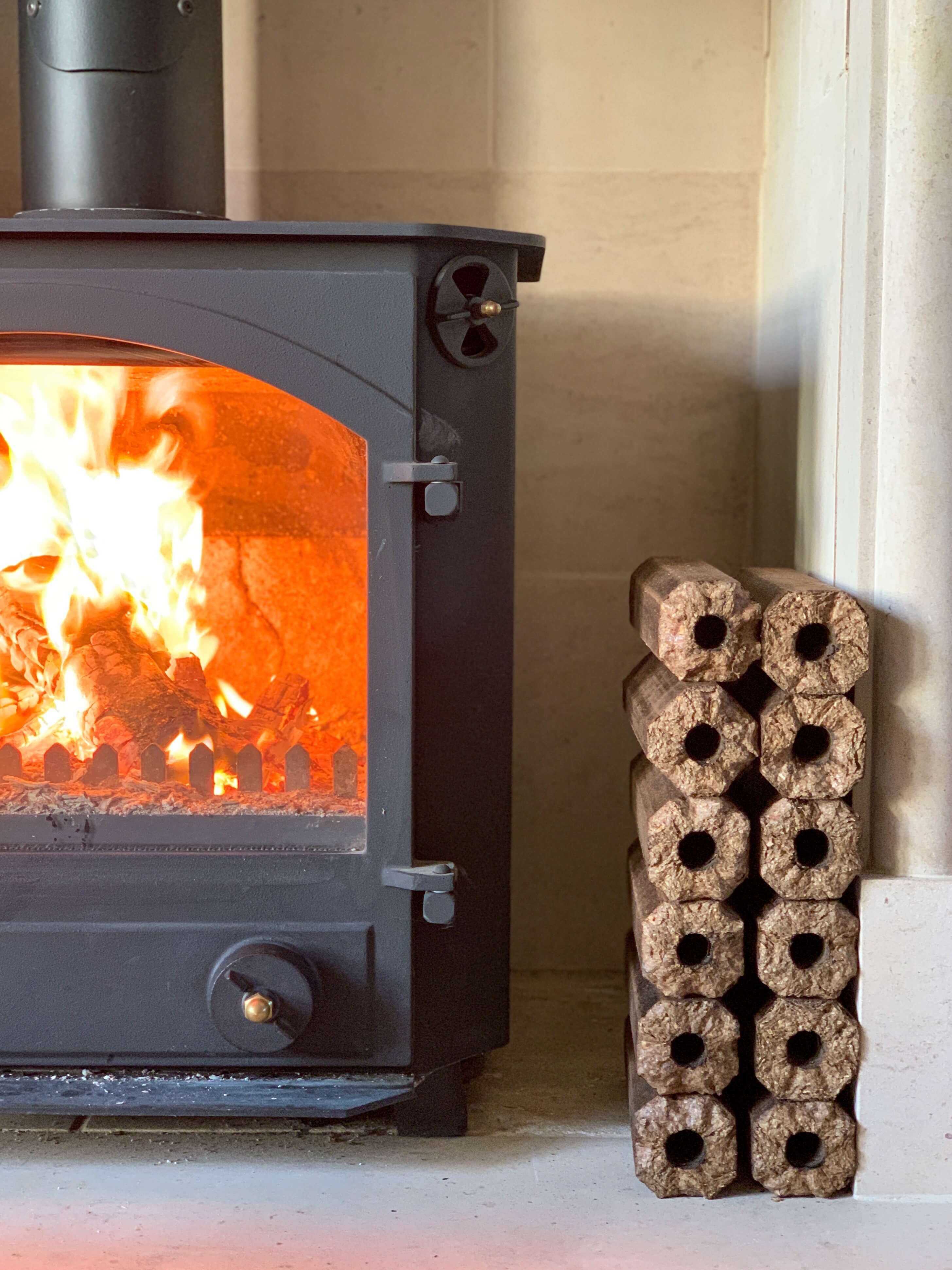 Pini-Kay Briquettes