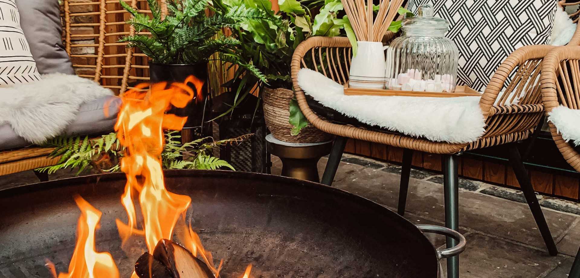 How to Create a Cosy and Safe Outdoor Firepit Area